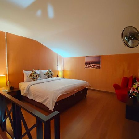 Retro Box Hotel Chumphon Eksteriør billede