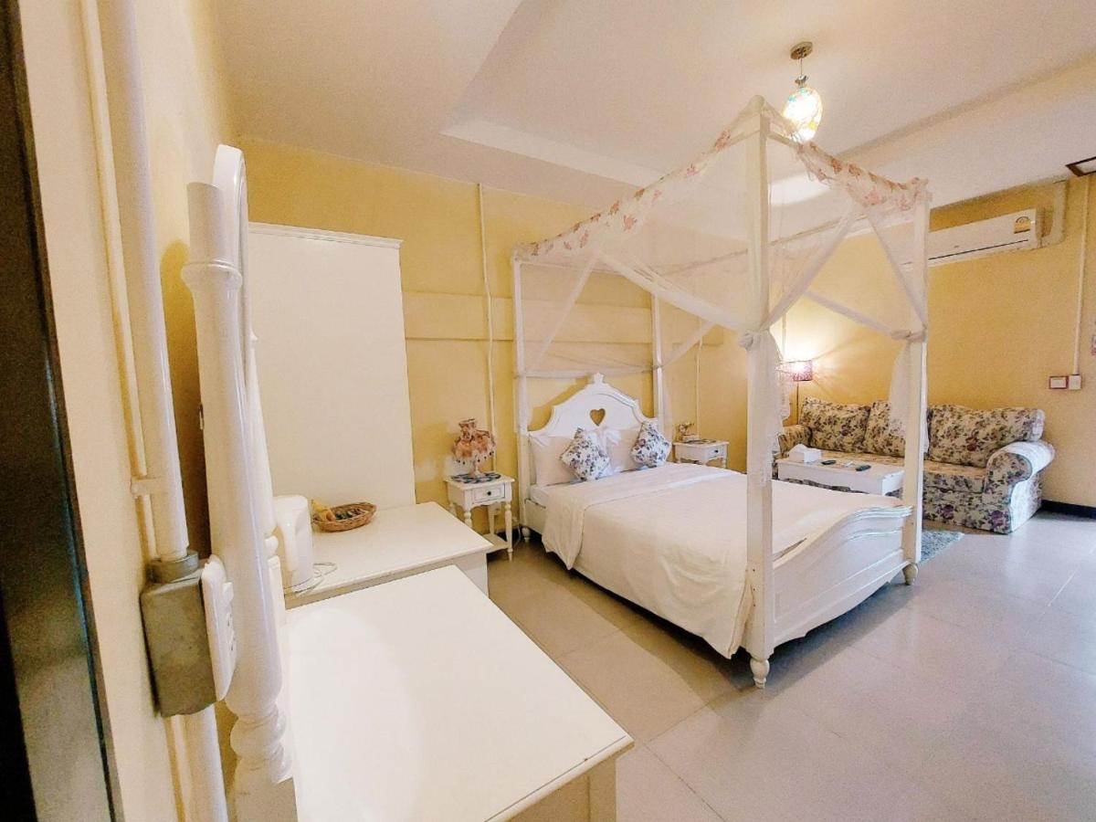 Retro Box Hotel Chumphon Eksteriør billede