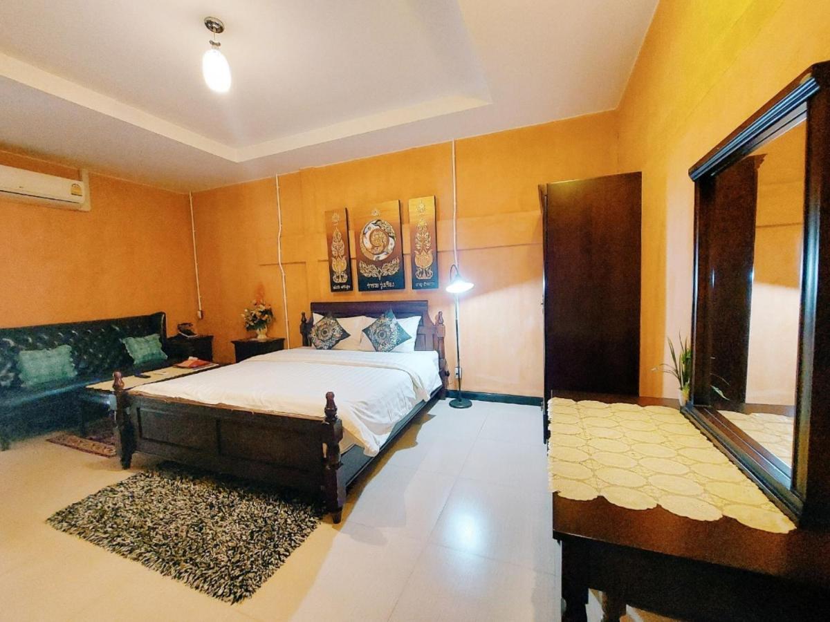 Retro Box Hotel Chumphon Eksteriør billede