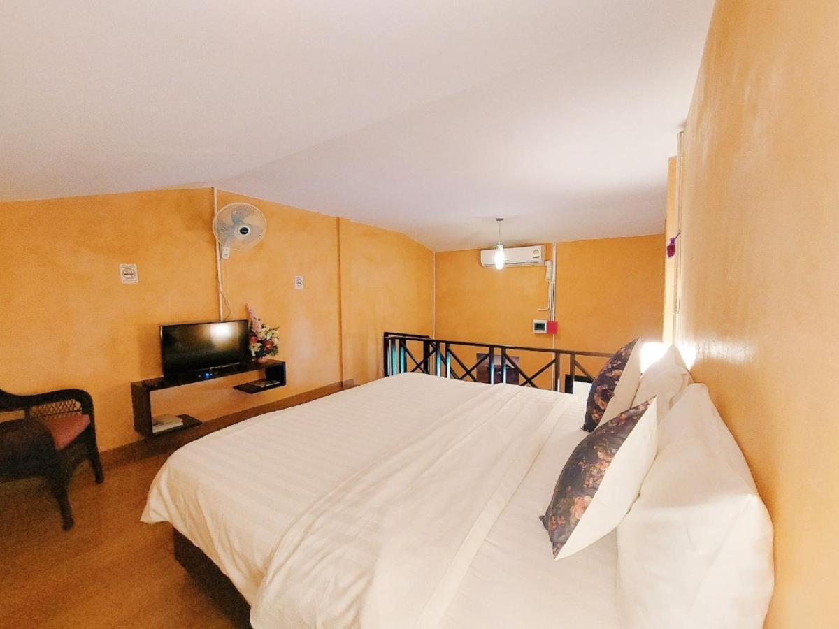 Retro Box Hotel Chumphon Eksteriør billede