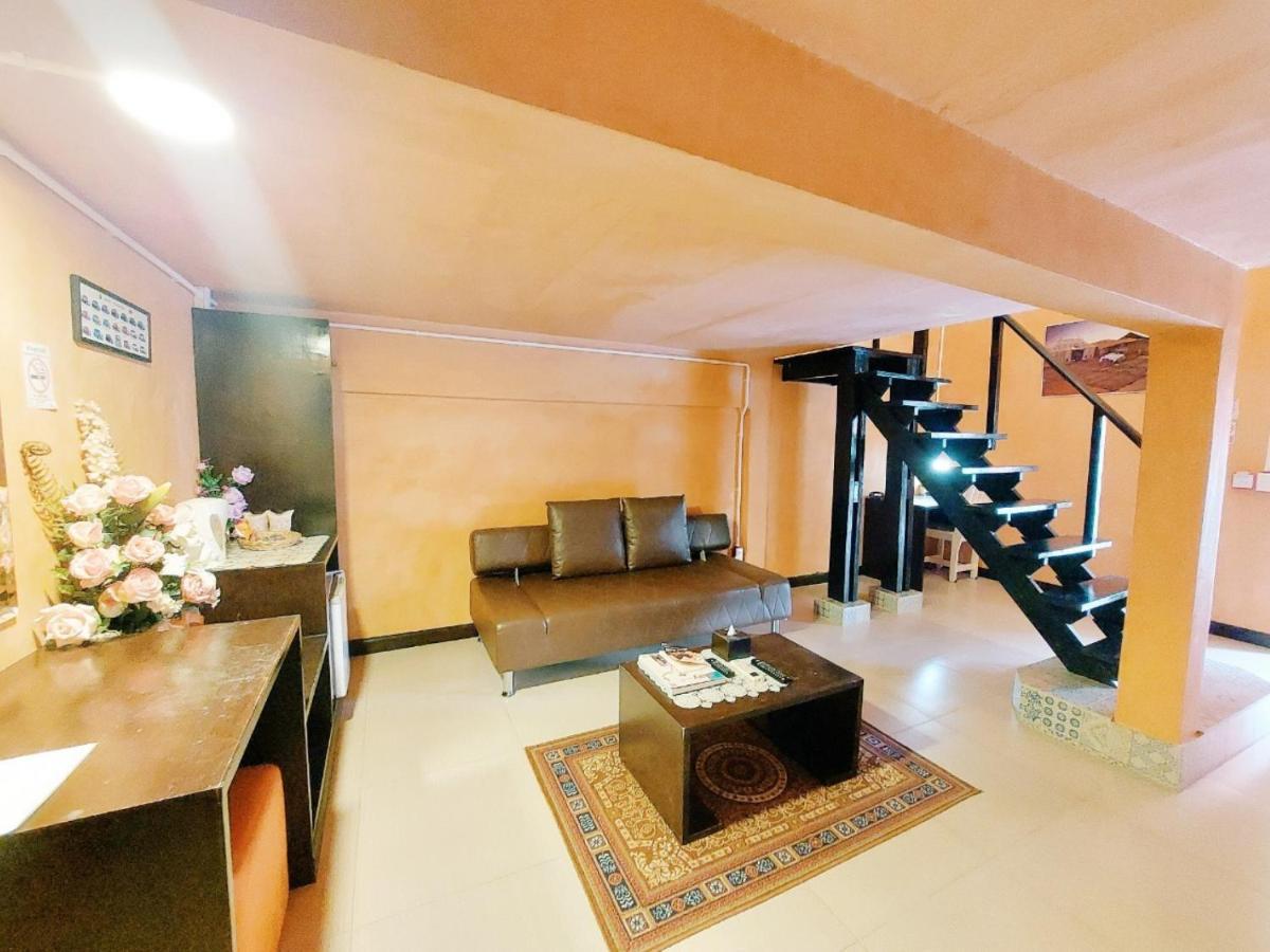 Retro Box Hotel Chumphon Eksteriør billede