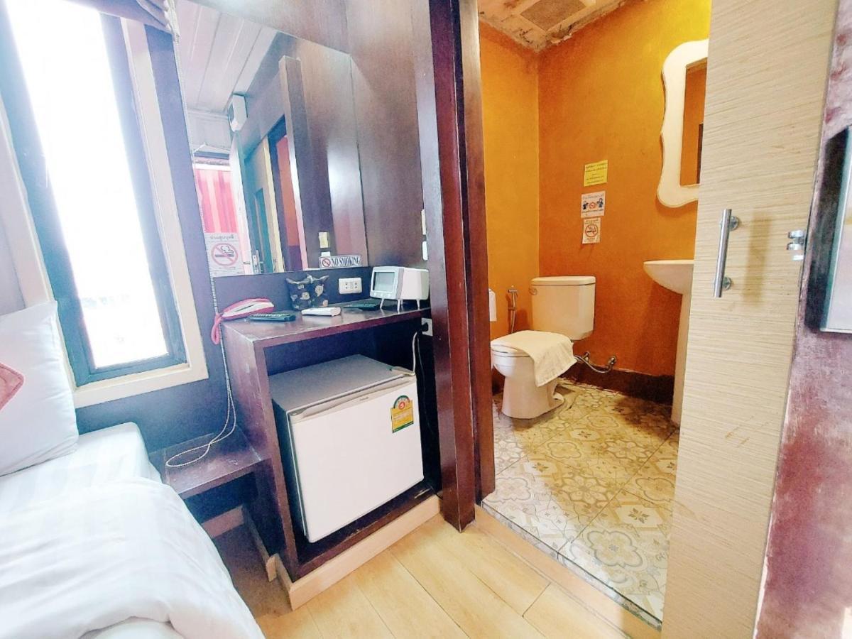 Retro Box Hotel Chumphon Eksteriør billede