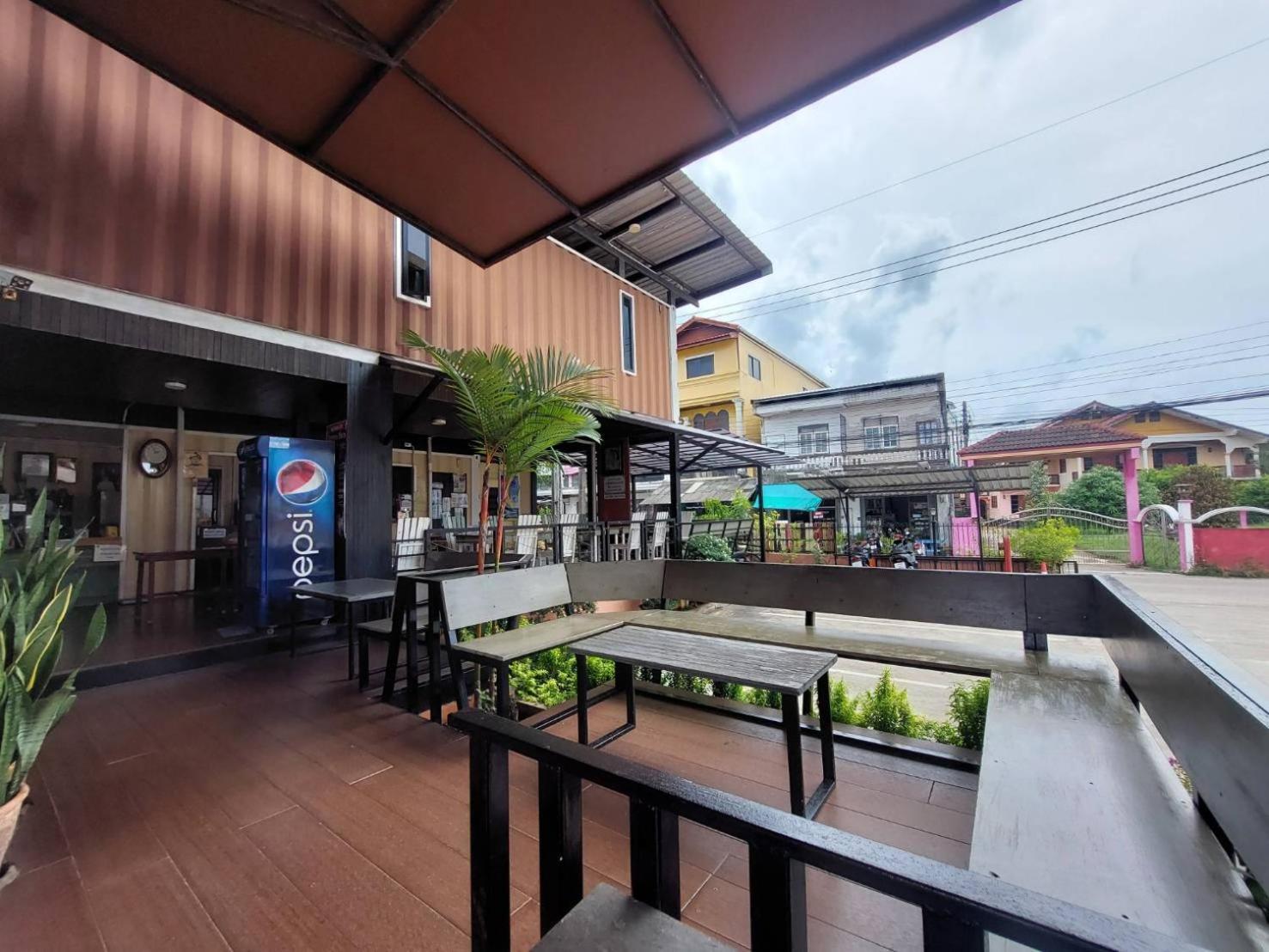 Retro Box Hotel Chumphon Eksteriør billede