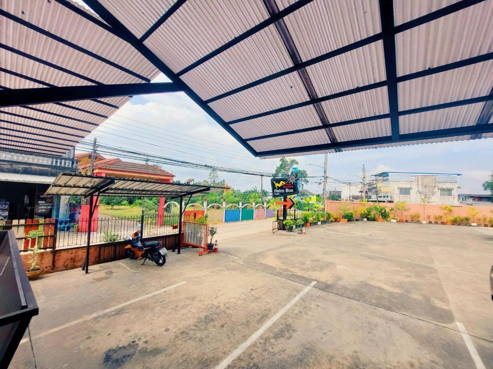 Retro Box Hotel Chumphon Eksteriør billede