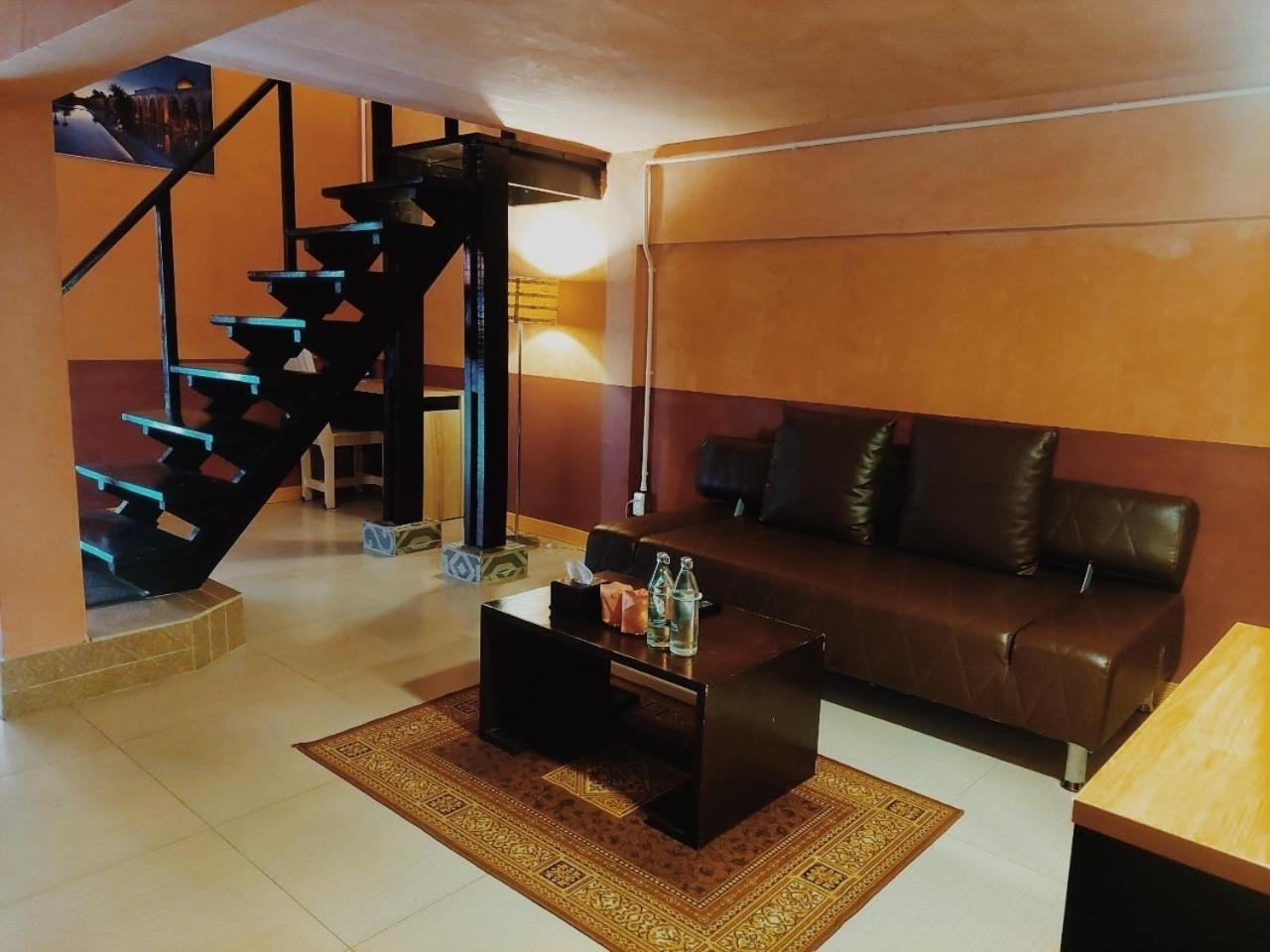 Retro Box Hotel Chumphon Eksteriør billede