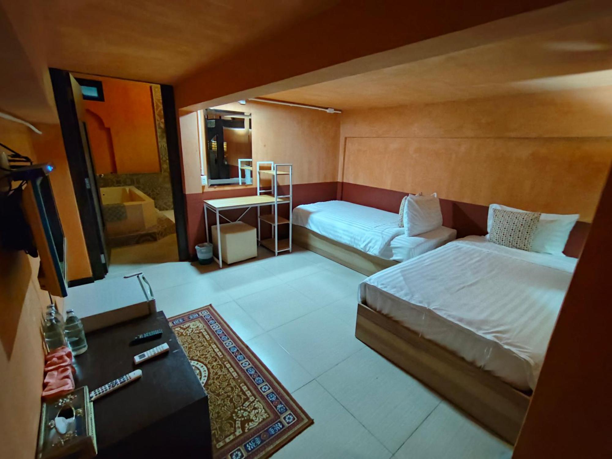 Retro Box Hotel Chumphon Eksteriør billede