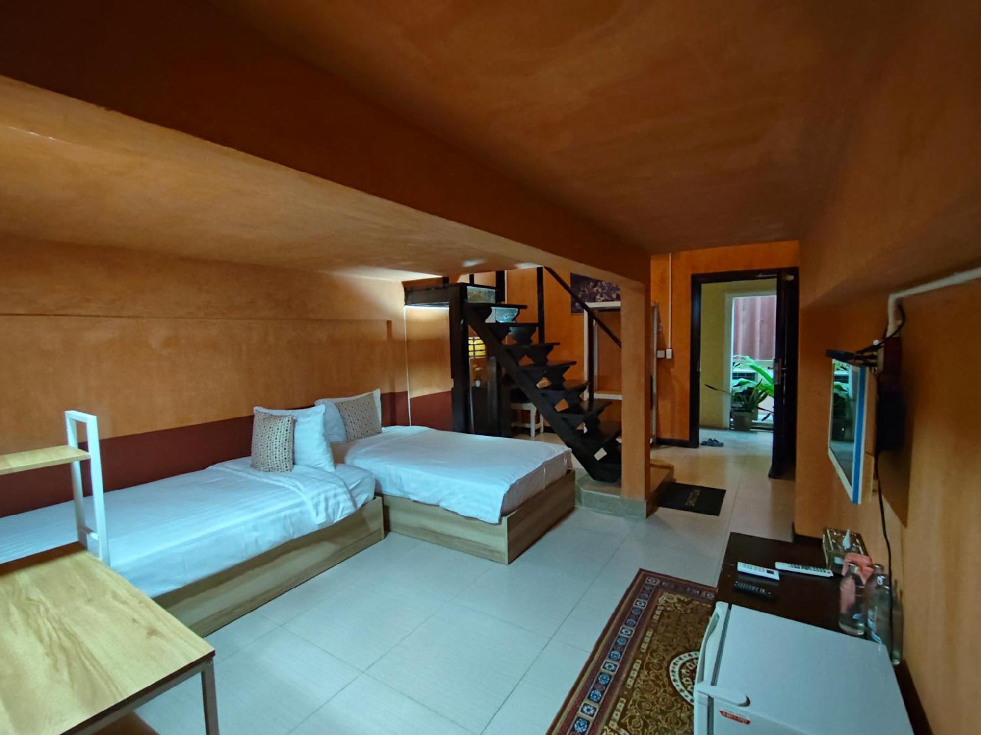 Retro Box Hotel Chumphon Eksteriør billede