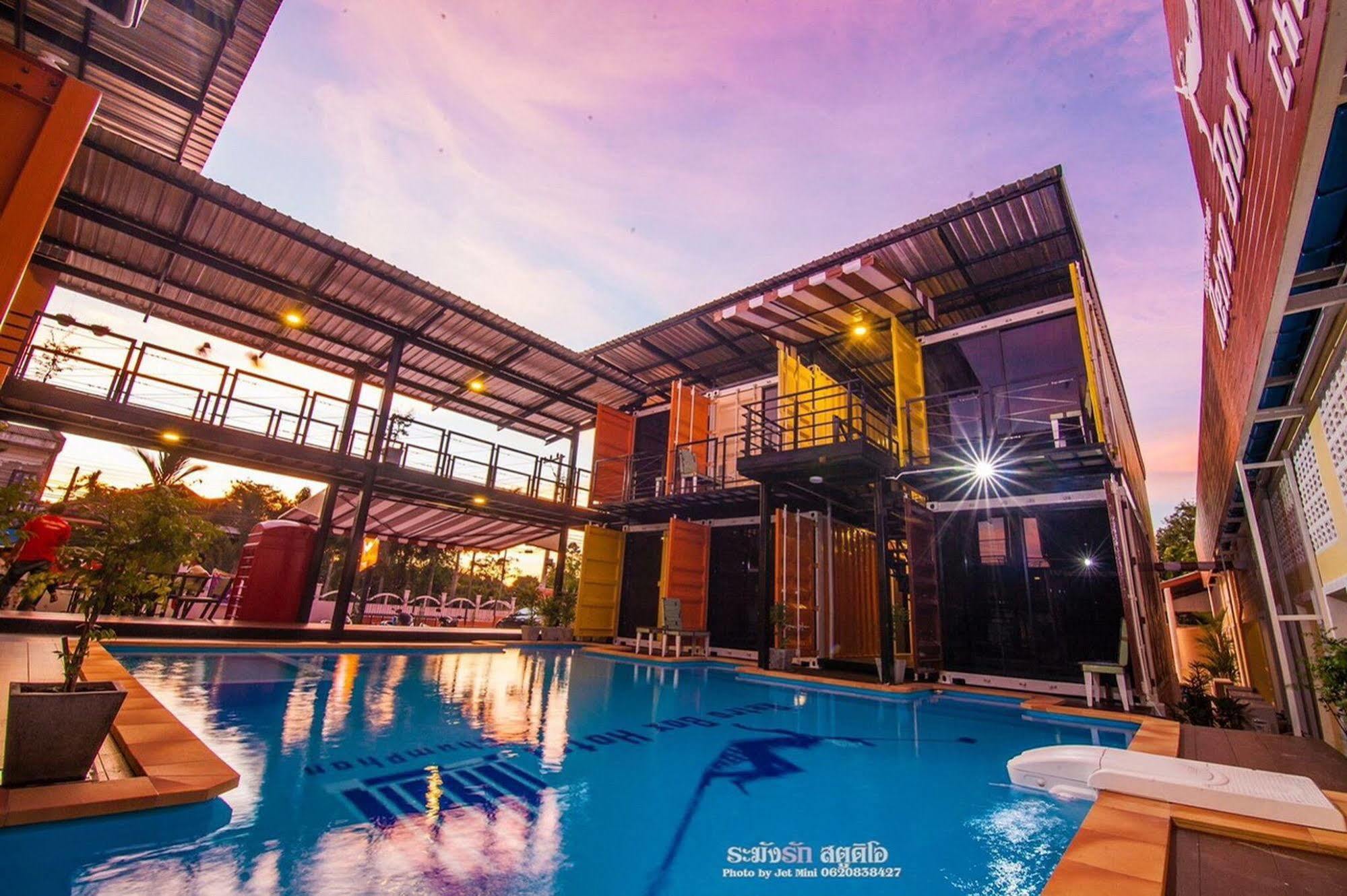 Retro Box Hotel Chumphon Eksteriør billede