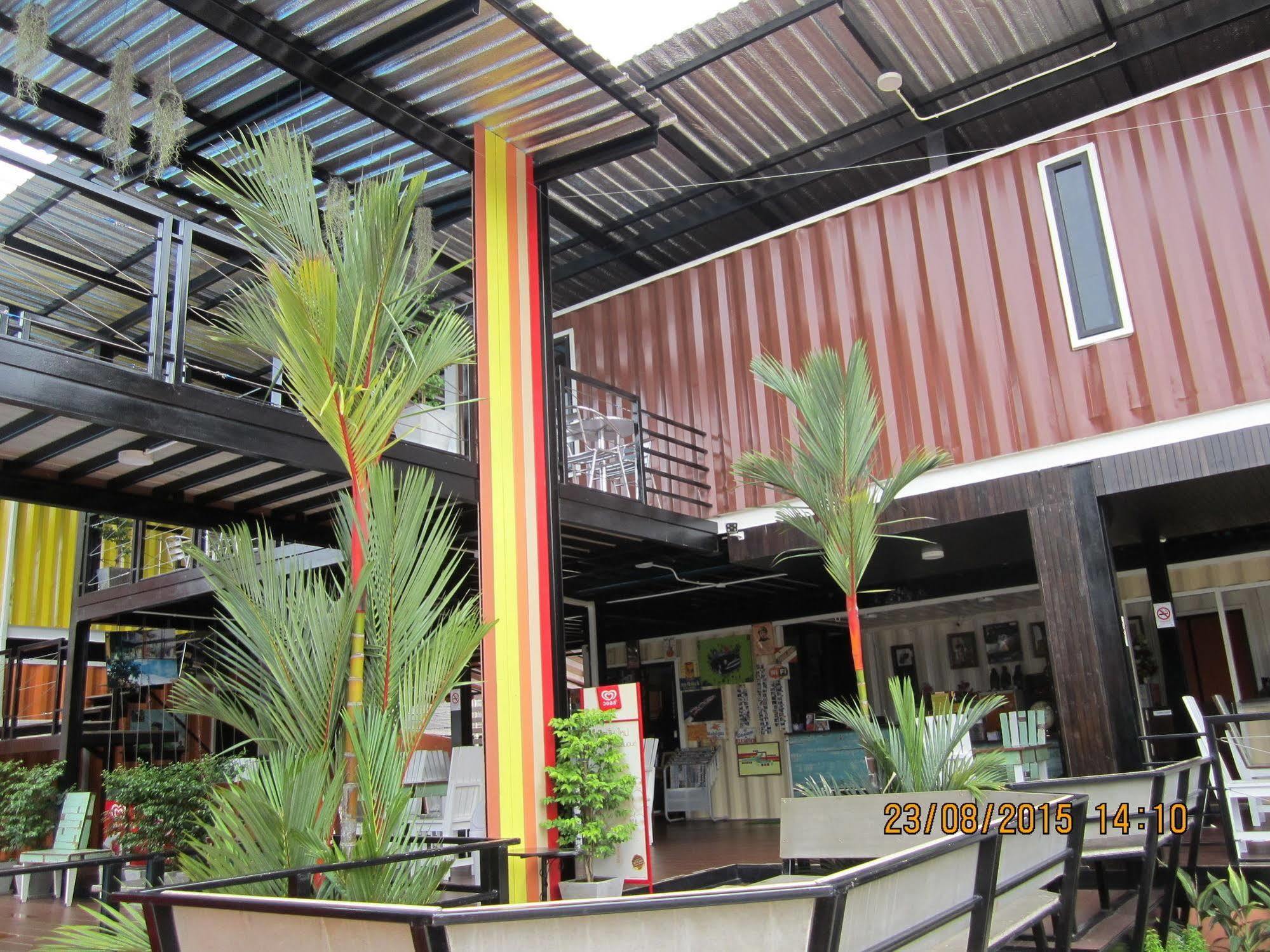 Retro Box Hotel Chumphon Eksteriør billede